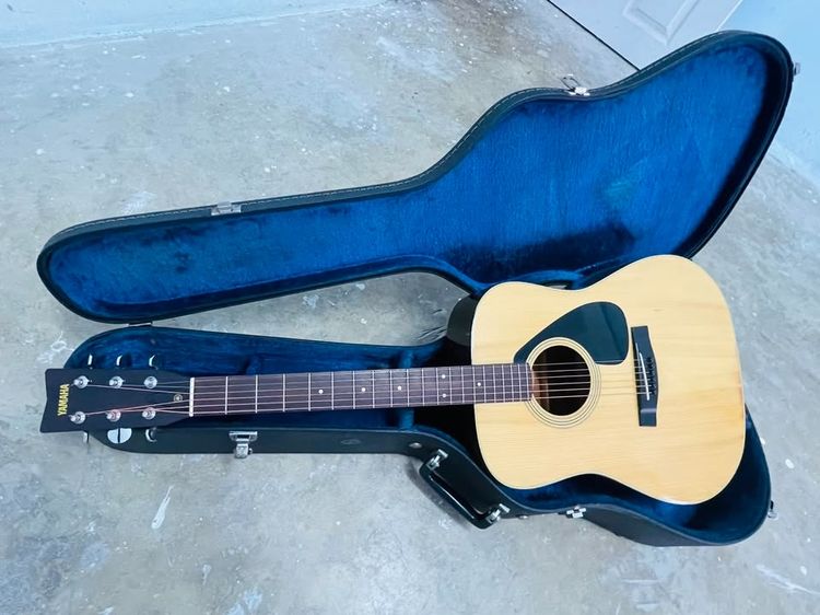 กีต้าร์โปร่ง Yamaha FG-151B