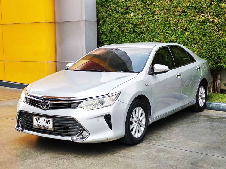 รถ Toyota Camry 2.0 G สี บรอนซ์เงิน
