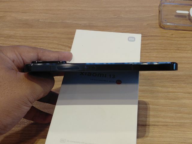 ขาย Xiaomi 13 สภาพดี อุปกรณ์ครบกล่อง รูปที่ 6