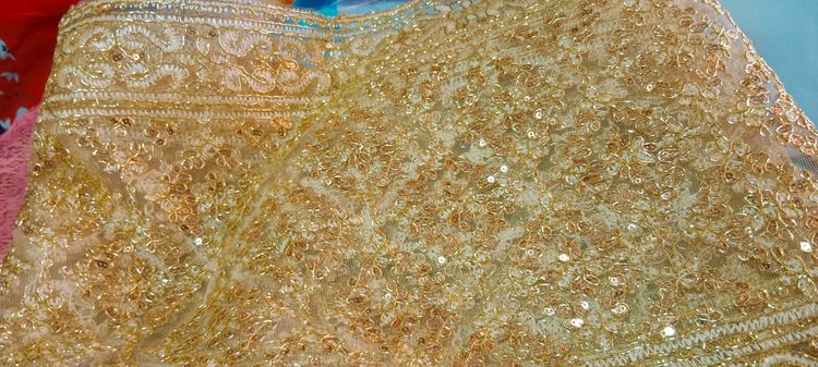 อื่นๆ สไบสีทอง ลูก.ไม้ปักเลื่อม มีชิ้นเดียว