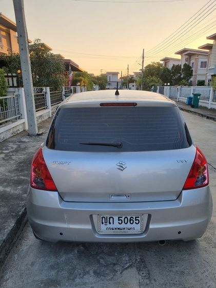 รถ Suzuki Swift 1.5 GL สี บรอนซ์เงิน
