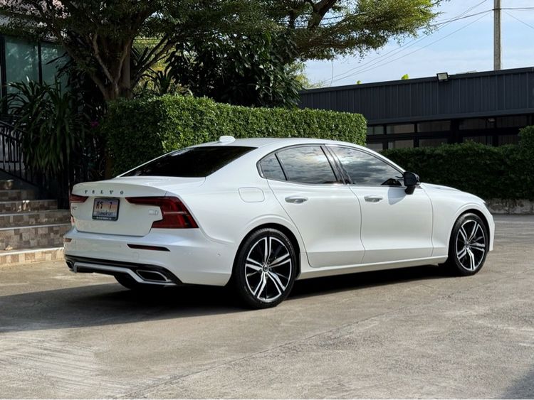 Volvo S60 2022 2.0 T8 R-Design 4WD Sedan ปลั๊กอินไฮบริด (PHEV) ไม่ติดแก๊ส เกียร์อัตโนมัติ ขาว รูปที่ 3