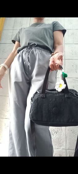 ขายKipling Emoli สีดำ สภาพสมบูรณ์ รูปที่ 5