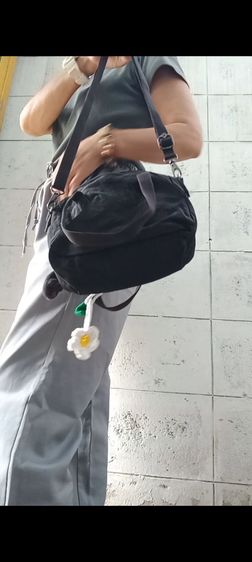 ขายKipling Emoli สีดำ สภาพสมบูรณ์ รูปที่ 10