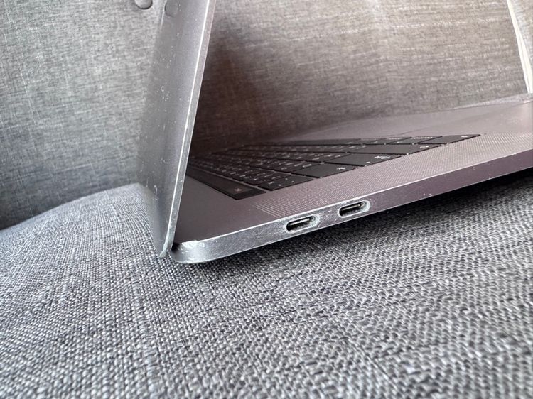 macbook pro 15 2019  รูปที่ 6