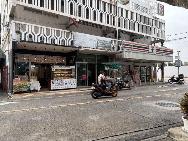 เฟรนชายกาแฟและโดนัท รูปที่ 8