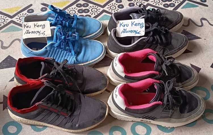 รองเท้าแบรนด์แท้ 4 คู่ 1,000 บาทรวมส่ง เท้าที่เหมาะสม 25 เซนติเมตร เบอร์ 40 (นัดรับเชียงคาน จ.เลย) รูปที่ 2