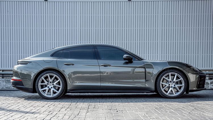 Porsche Panamera 2025 2.9 4S E-Hybrid 4WD Sedan ปลั๊กอินไฮบริด (PHEV) ไม่ติดแก๊ส เกียร์อัตโนมัติ เขียว รูปที่ 4