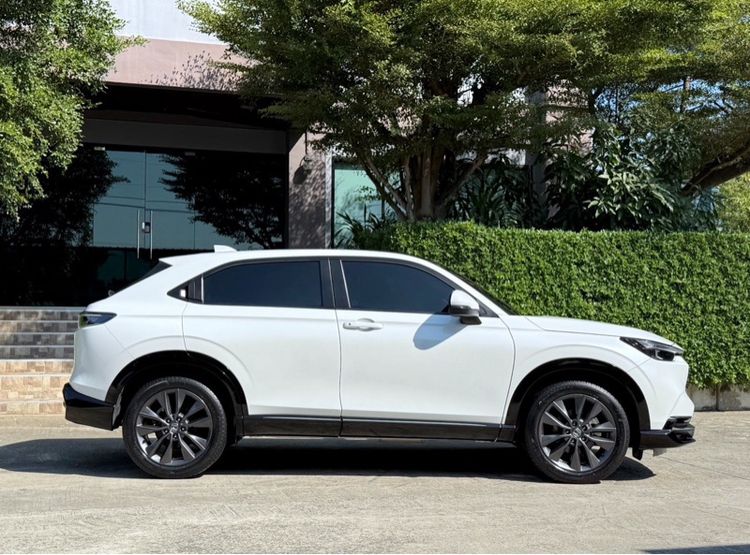 Honda HR-V 2023 1.5 e:HEV RS Utility-car ไฮบริด ไม่ติดแก๊ส เกียร์อัตโนมัติ ขาว รูปที่ 2