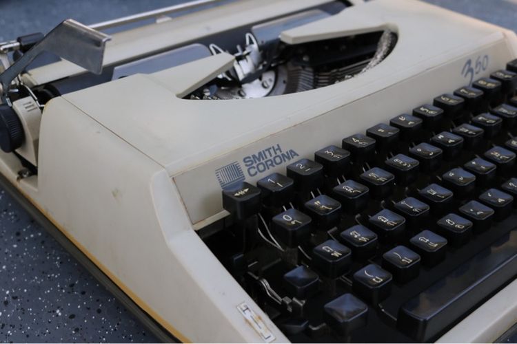 เครื่องพิมพ์ดีด Smith Corona 350 รูปที่ 2