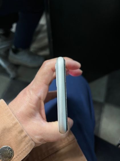 iphone11 สีขาว รูปที่ 2