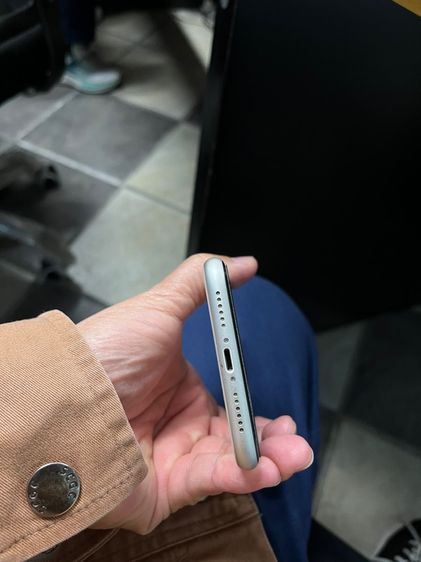iphone11 สีขาว