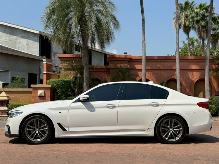 BMW Series 5 2019 520d Sedan ดีเซล เกียร์อัตโนมัติ ขาว รูปที่ 3