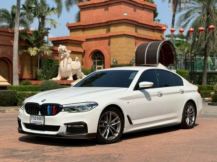 รถ BMW Series 5 520d สี ขาว