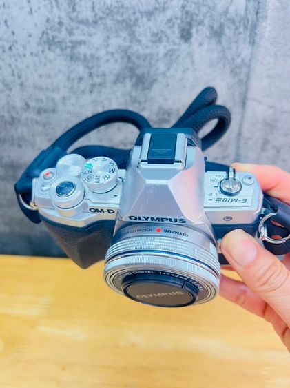 Olympus OM-D E-M10 Mark III พร้อมเลนส์ 14-42mm รูปที่ 10