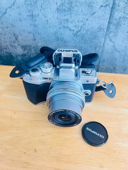 Olympus OM-D E-M10 Mark III พร้อมเลนส์ 14-42mm รูปที่ 6
