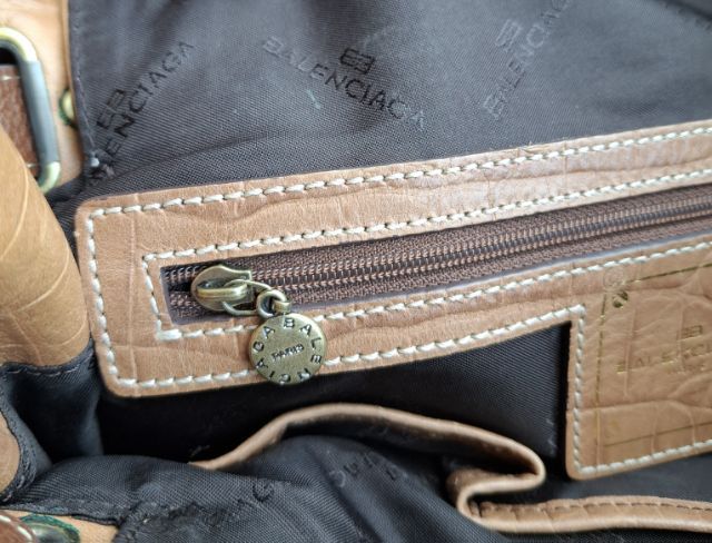 กระเป๋าหนังแท้ลายหนังจระเข้ balenciaga  รูปที่ 9