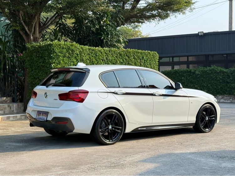 BMW Series 1 2019 118i Sedan เบนซิน ไม่ติดแก๊ส เกียร์อัตโนมัติ ขาว รูปที่ 3