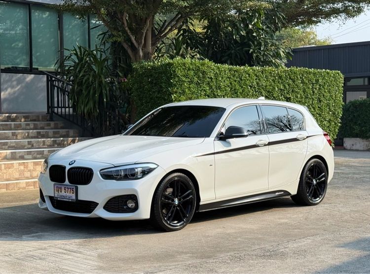BMW Series 1 2019 118i Sedan เบนซิน ไม่ติดแก๊ส เกียร์อัตโนมัติ ขาว รูปที่ 4
