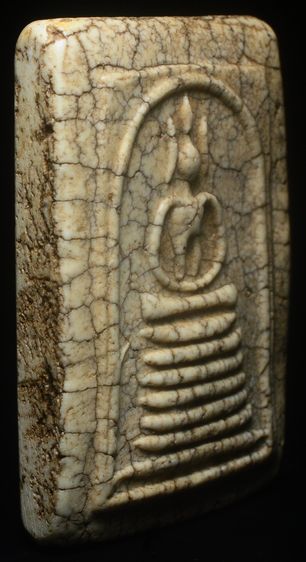 พระสมเด็จวัดเกสไชโย พิมพ์ 7ชั้น เนื้อสวย แตกลายงาทั่วองค์ครับ รูปที่ 4