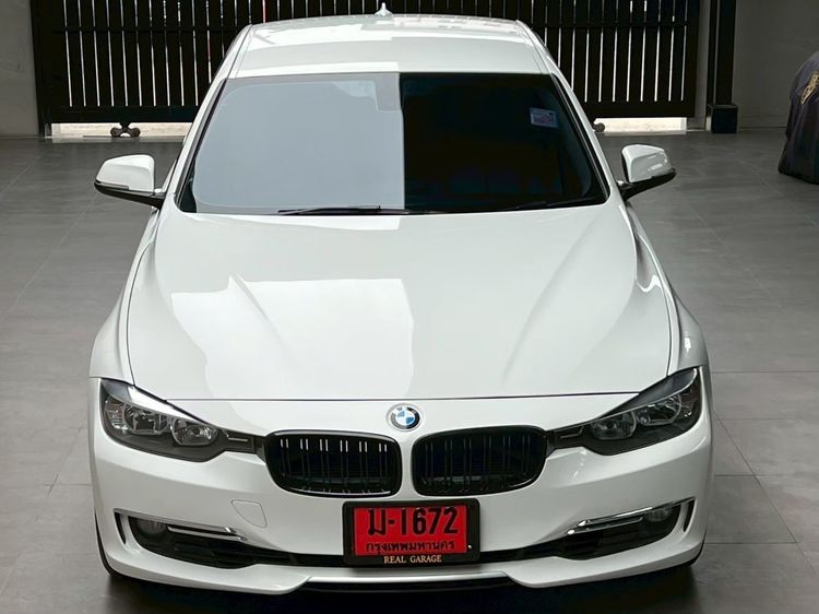 BMW Series 3 2013 320i Sedan เบนซิน ไม่ติดแก๊ส เกียร์อัตโนมัติ ขาว รูปที่ 3