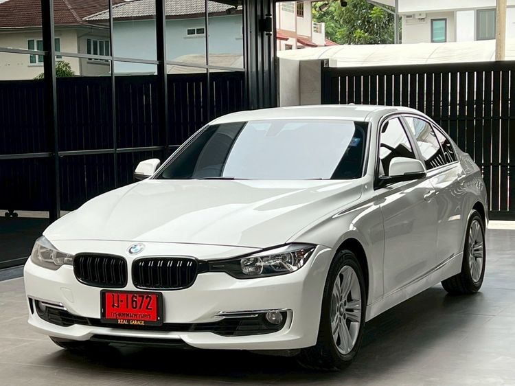 รถ BMW Series 3 320i สี ขาว