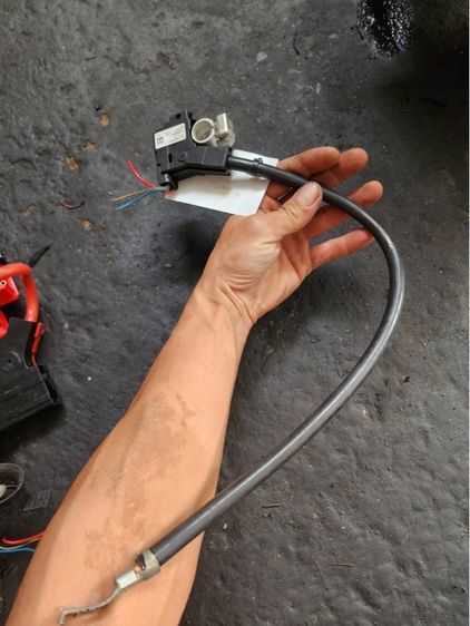 ขั้วบวก ขั้วลบ แบตเตอร์รี่ BMW E90 E60 F10 F25 F30 X1 X3 X5 320i 323i 325i 320D 520i 520D 525D 523i 525i 528i อื่นๆ รูปที่ 4