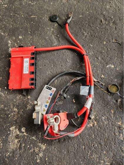 ขั้วบวก ขั้วลบ แบตเตอร์รี่ BMW E90 E60 F10 F25 F30 X1 X3 X5 320i 323i 325i 320D 520i 520D 525D 523i 525i 528i อื่นๆ รูปที่ 10