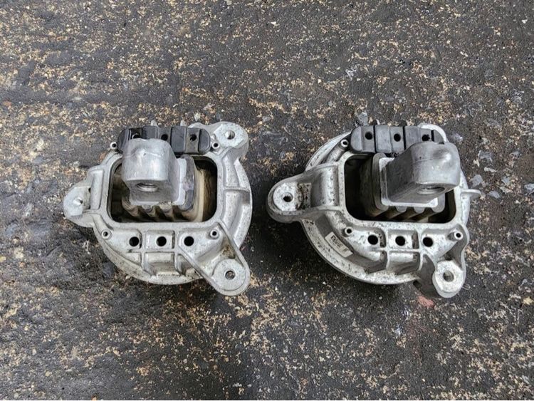 ยางแท่นเครื่อง BMW แท้มือสอง F10 F11 รูปที่ 2