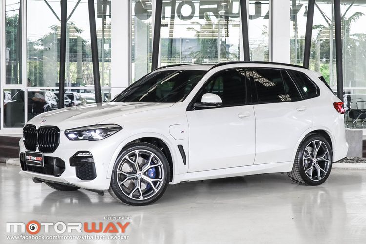 รถ BMW X5 3.0 xDrive45e M Sport 4WD สี ขาว