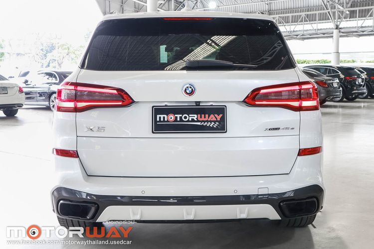 BMW X5 2021 3.0 xDrive45e M Sport 4WD Utility-car ปลั๊กอินไฮบริด (PHEV) เกียร์อัตโนมัติ ขาว รูปที่ 4