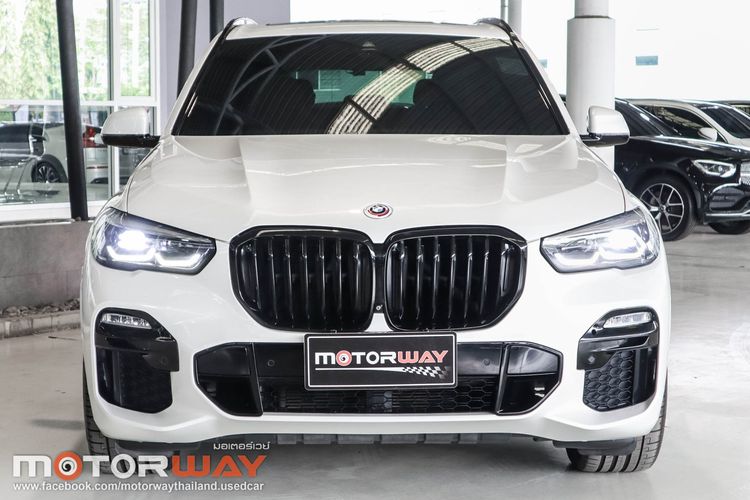 BMW X5 2021 3.0 xDrive45e M Sport 4WD Utility-car ปลั๊กอินไฮบริด (PHEV) เกียร์อัตโนมัติ ขาว รูปที่ 3