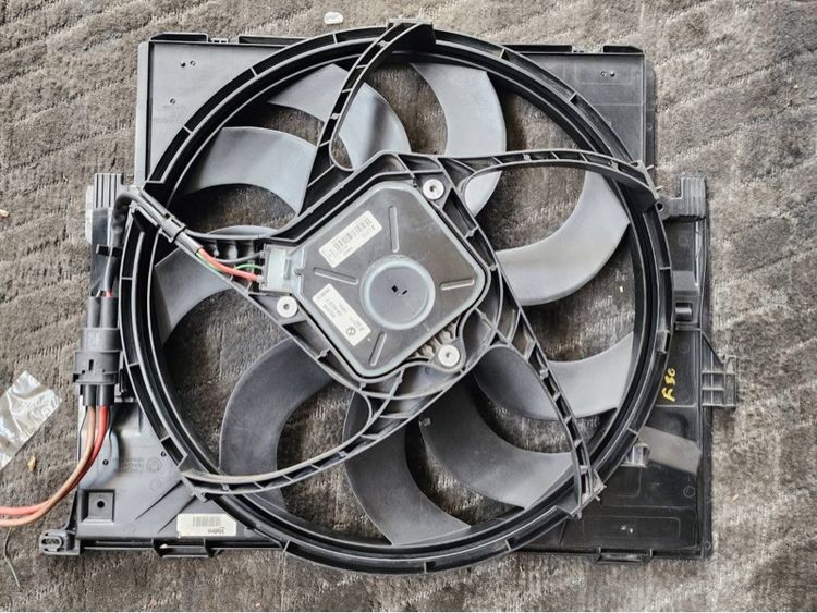 พัดลมไฟฟ้าหม้อน้ำ BMW F30 รูปที่ 2