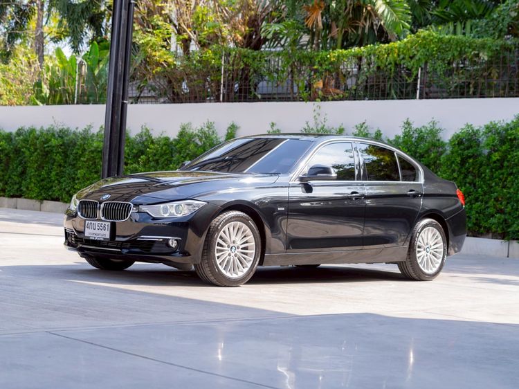 BMW Series 3 2015 320i Sedan เบนซิน ไม่ติดแก๊ส เกียร์อัตโนมัติ ดำ รูปที่ 3