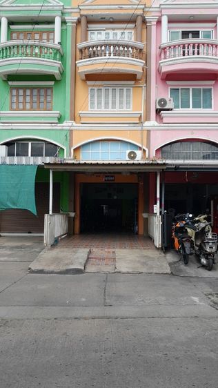 ขายอาคารพาณิชย์ 3 ชั้นครึ่ง