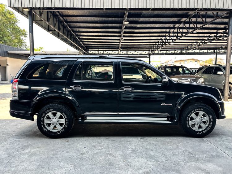 Isuzu MU-7 2011 3.0 Primo Super Titanium Utility-car ดีเซล เกียร์อัตโนมัติ ดำ รูปที่ 4
