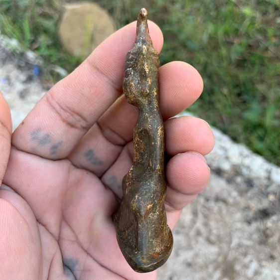 พระงั่งสบัดหน้าบัวฟันปลาใหญ่ เนื้อสัมฤทธิ์ เครื่องราง พระเครื่อง รูปที่ 3