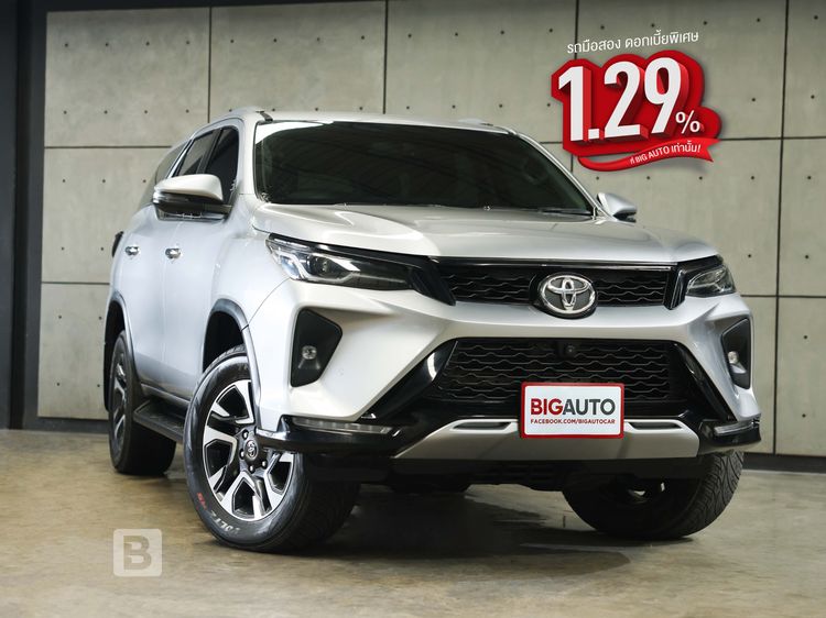 รถ Toyota Fortuner 2.4 Leader V 4WD สี บรอนซ์เงิน