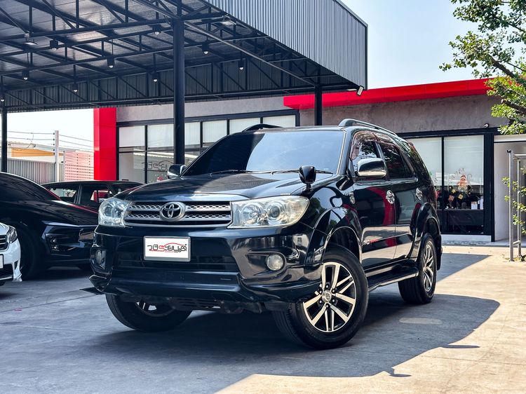 Toyota Fortuner 2010 2.7 V Utility-car เบนซิน เกียร์อัตโนมัติ ดำ
