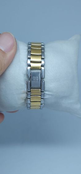 N099 นาฬิกาข้อมือ GIVENCHY (มือสอง) รูปที่ 4