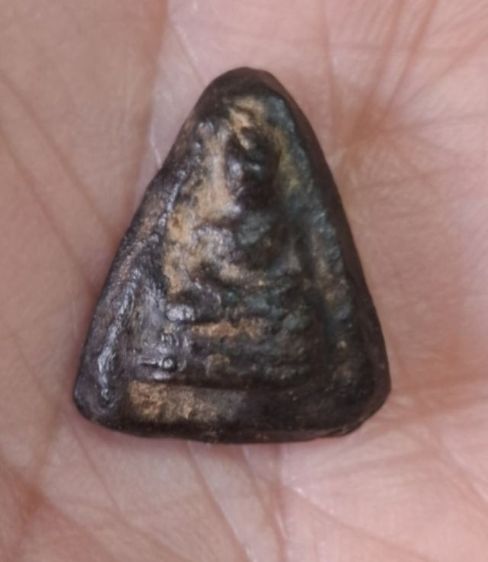 พระเนื้อผงคลุกรักเก่าไม่รู้ที่