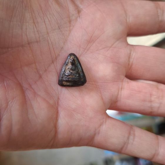 พระเนื้อผงคลุกรักเก่าไม่รู้ที่ รูปที่ 3