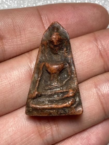 พระผงสุพรรณเนื้อดิน