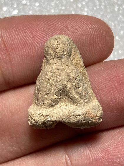 พระปิดตาเนื้อผงเก่า