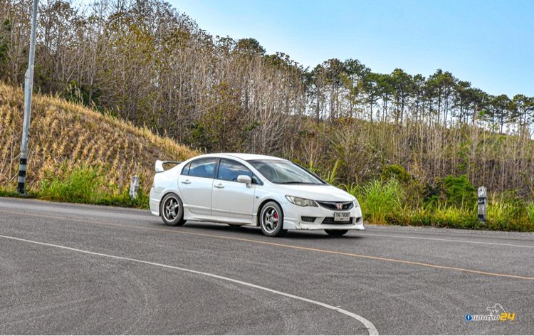 รถ Honda Civic 1.8 S i-VTEC สี ขาว