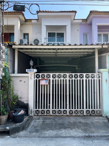 มีบางส่วน ทาวน์เฮ้าส์2ชั้น