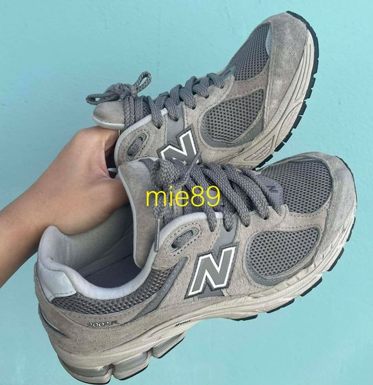 อื่นๆ ไม่ระบุ เทา New Balance 2002R สภาพดีมาก