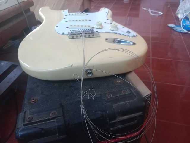 บอดี้กีต้าร์ไฟฟ้า รูปที่ 7