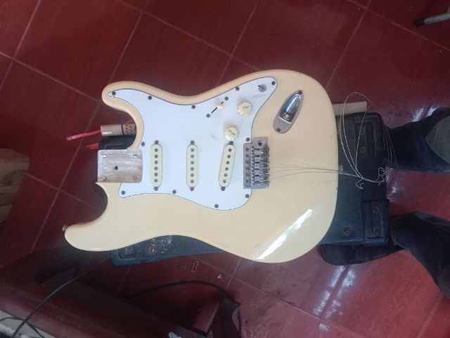 บอดี้กีต้าร์ไฟฟ้า รูปที่ 4