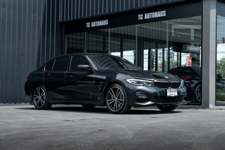 รถ BMW Series 3 330e สี ดำ